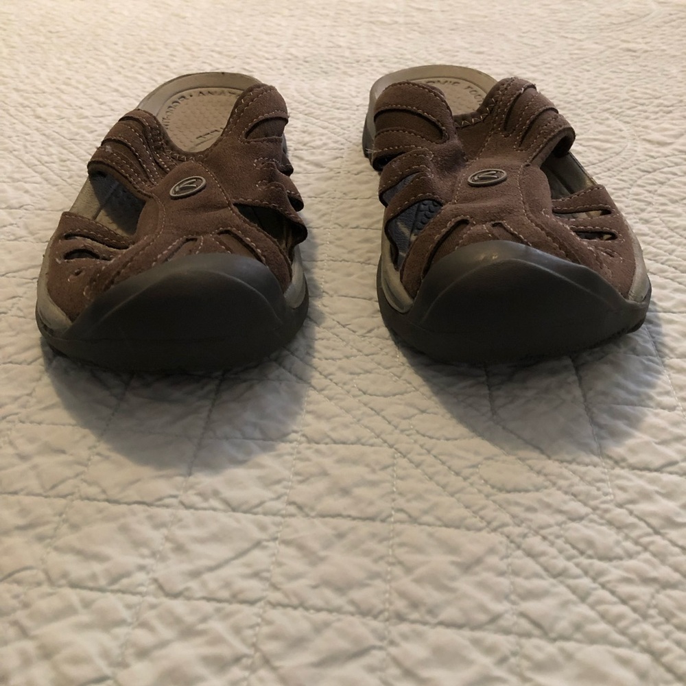 Keen Rose slip on sandal. Size 7 1/2. - Picture 3 of 8